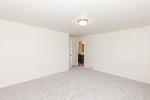 2506 Fulton Loop S, Fargo, ND 58104