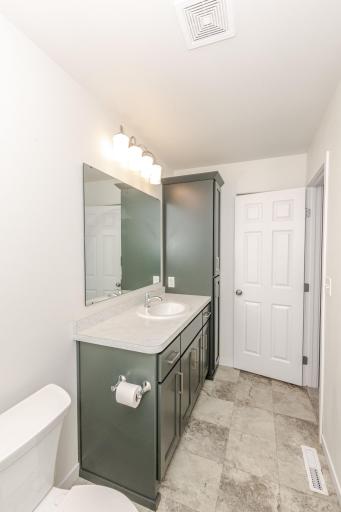 2506 Fulton Loop S, Fargo, ND 58104