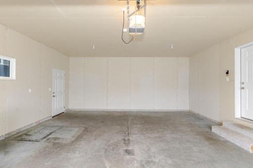 2506 Fulton Loop S, Fargo, ND 58104