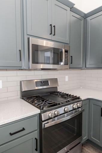 2506 Fulton Loop S, Fargo, ND 58104