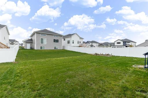 2506 Fulton Loop S, Fargo, ND 58104