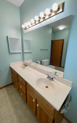 1905 Burr Oak Drive, A, Austin, MN 55912