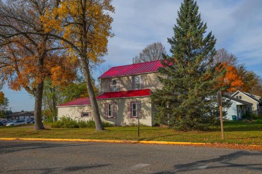 616 E Butternut Avenue, Luck, WI 54853