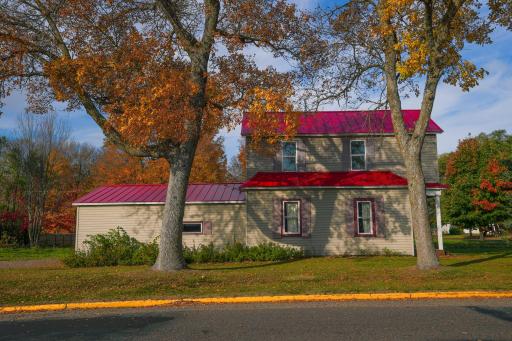 616 E Butternut Avenue, Luck, WI 54853