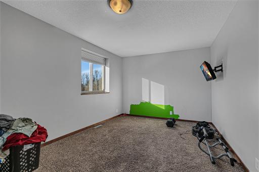 2818 337th Lane NW, Cambridge, MN 55008