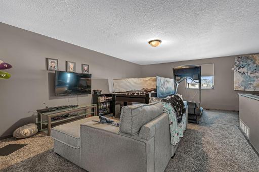 2818 337th Lane NW, Cambridge, MN 55008