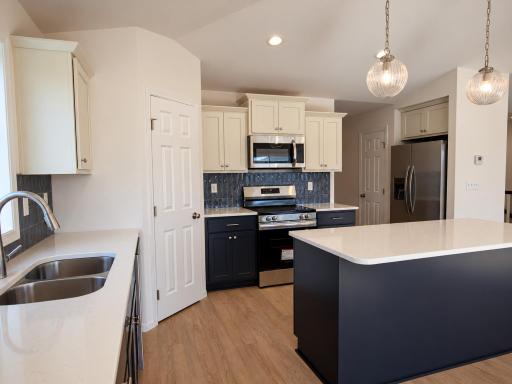 6013 80 Avenue S, Horace, ND 58104