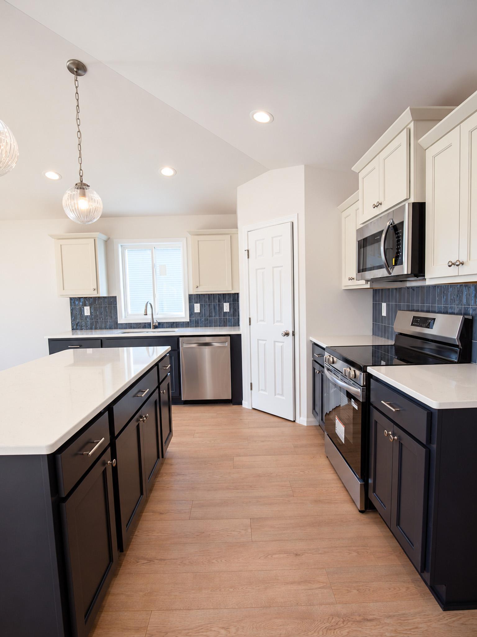 Kitchen_5.jpg