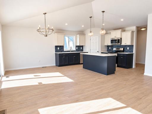 6013 80 Avenue S, Horace, ND 58104