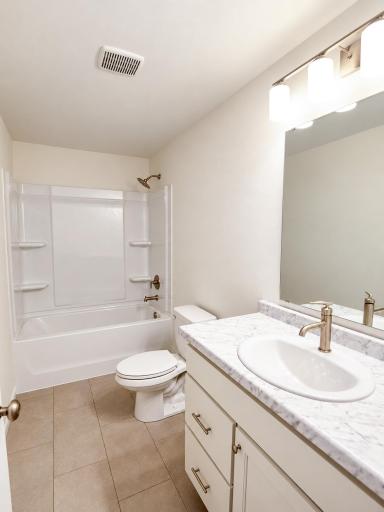 6013 80 Avenue S, Horace, ND 58104
