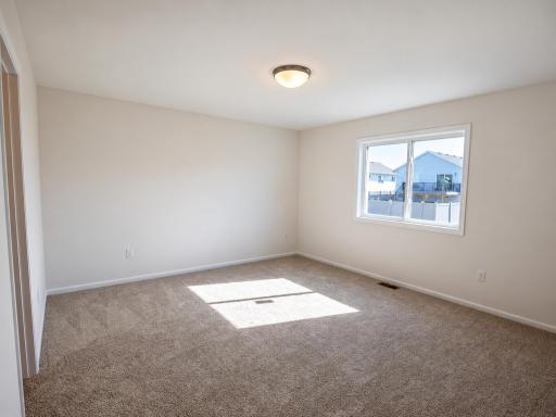 6013 80 Avenue S, Horace, ND 58104