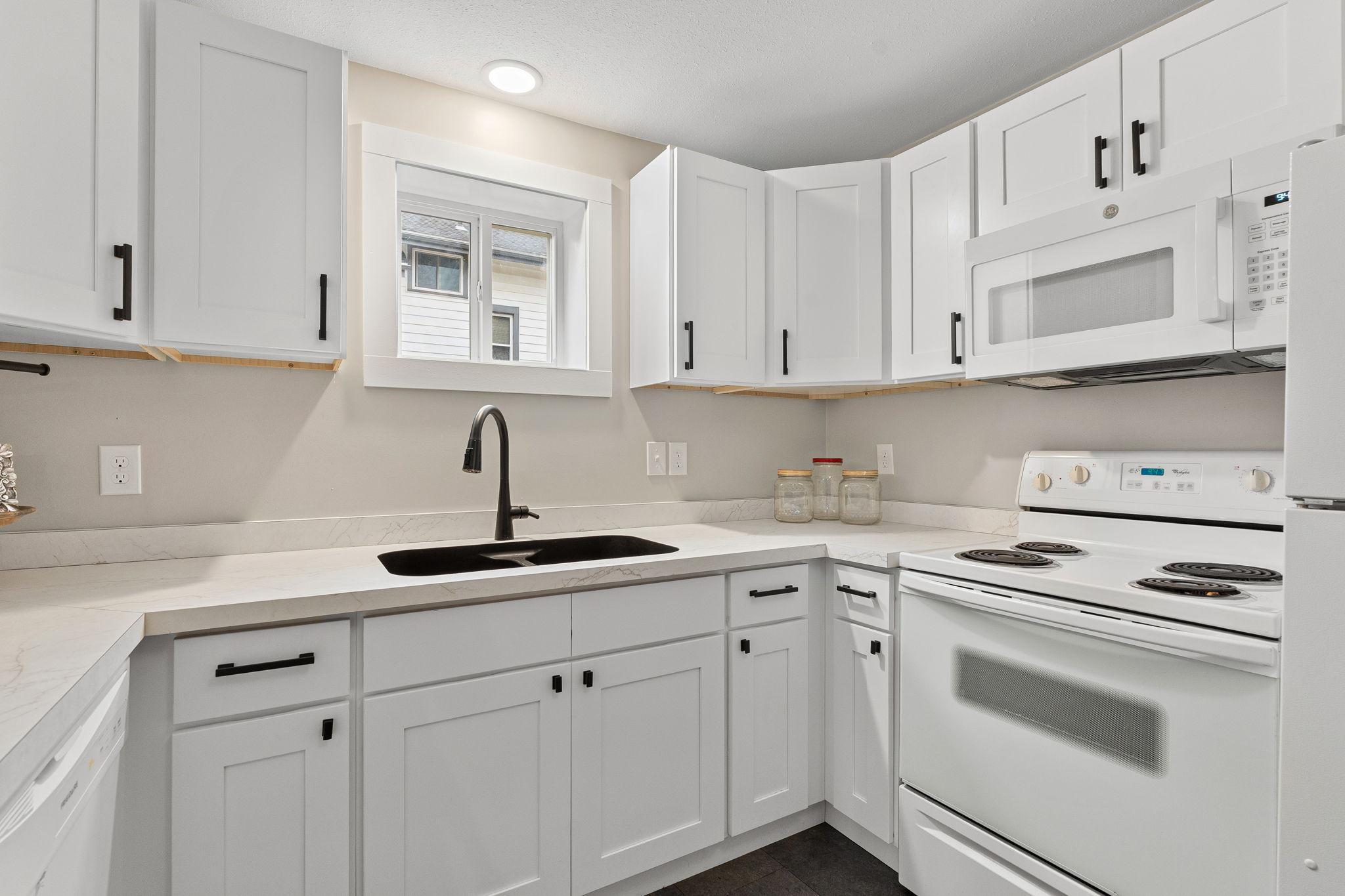14-web-or-mls-1031-s-cedar-ave.jpg