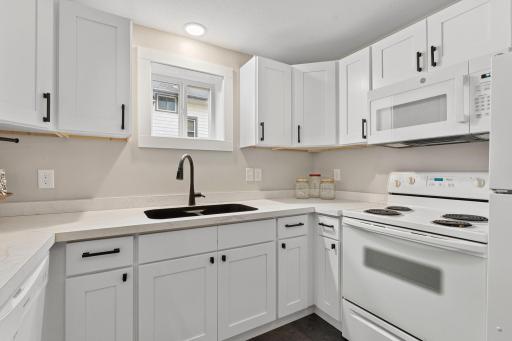 1031 S Cedar Avenue, Owatonna, MN 55060