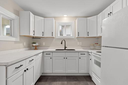 1031 S Cedar Avenue, Owatonna, MN 55060