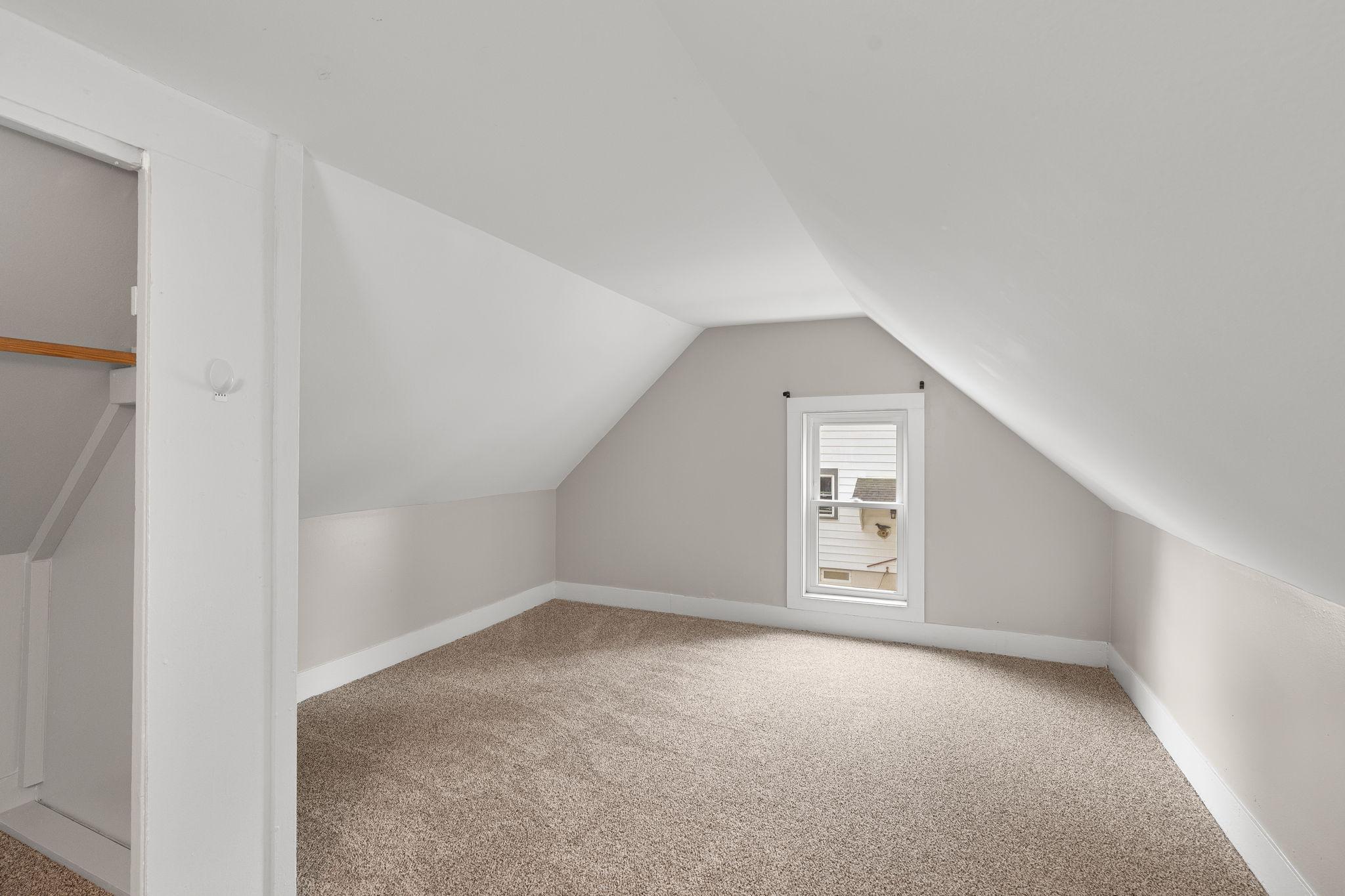 35-web-or-mls-1031-s-cedar-ave.jpg