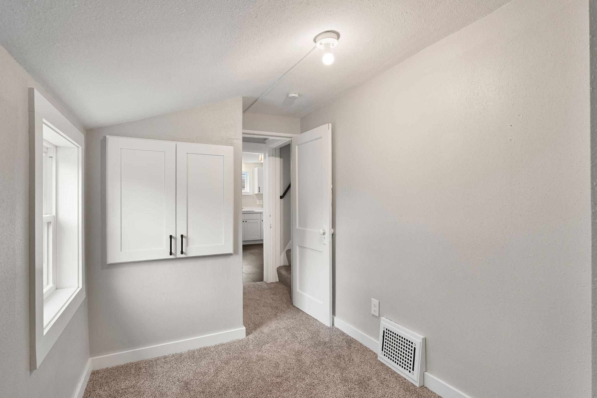 29-web-or-mls-1031-s-cedar-ave.jpg