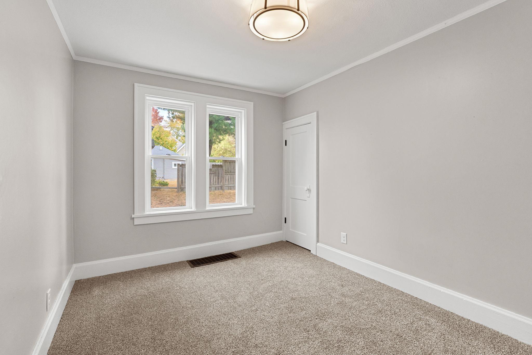 19-web-or-mls-1031-s-cedar-ave.jpg