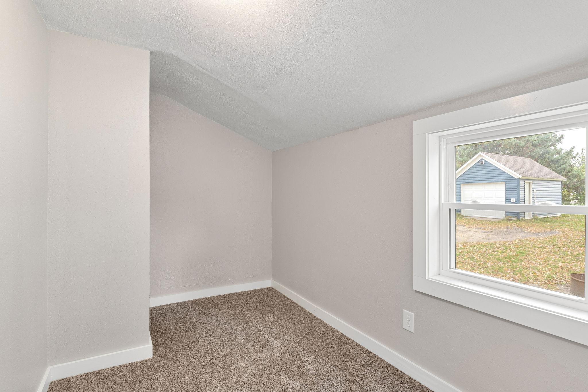 28-web-or-mls-1031-s-cedar-ave.jpg