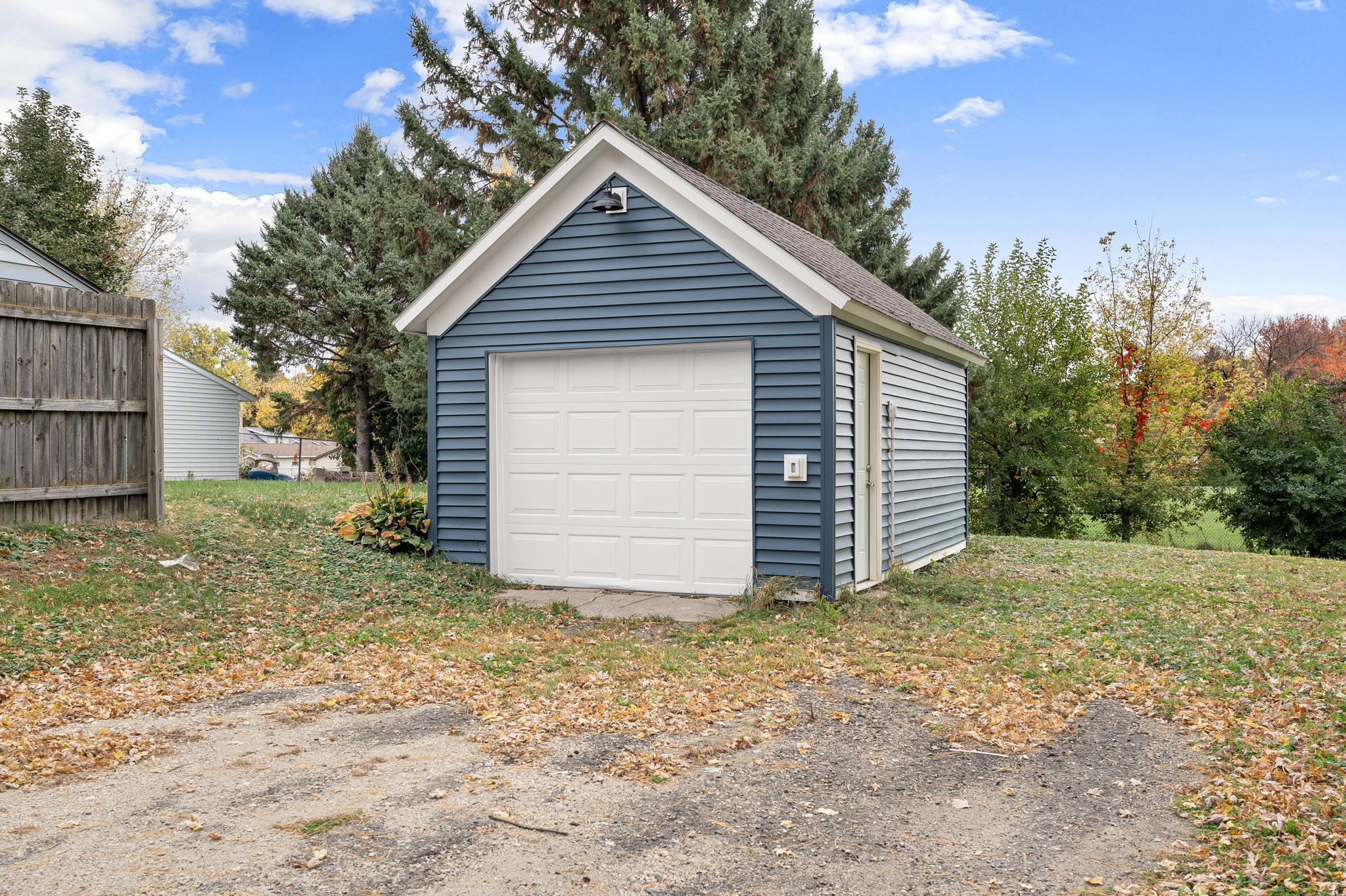 40-web-or-mls-1031-s-cedar-ave.jpg