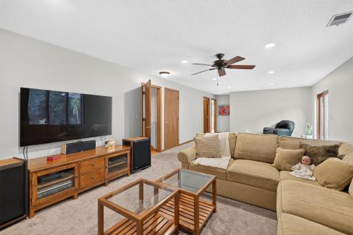 7948 Blanchard Way, Inver Grove Heights, MN 55076
