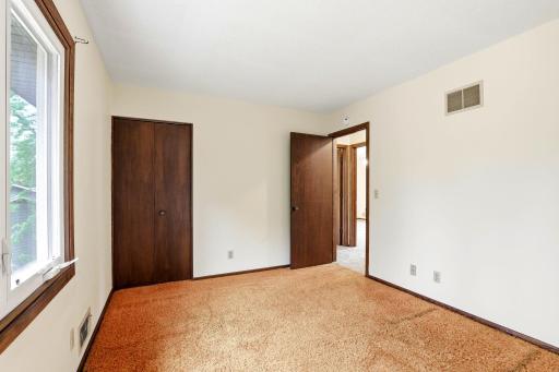 7100 Ivystone Avenue S, Cottage Grove, MN 55016