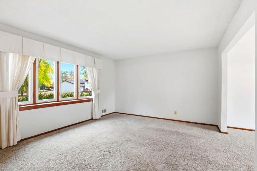 7100 Ivystone Avenue S, Cottage Grove, MN 55016