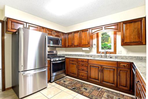 7100 Ivystone Avenue S, Cottage Grove, MN 55016