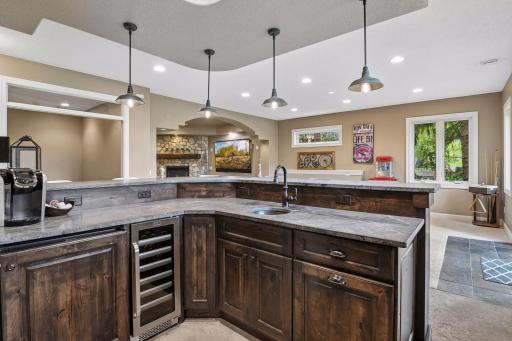 9487 Mcgee Way, Eden Prairie, MN 55347