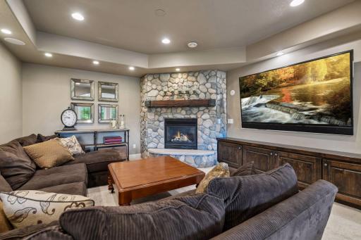 9487 Mcgee Way, Eden Prairie, MN 55347
