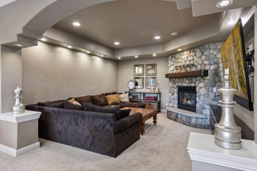 9487 Mcgee Way, Eden Prairie, MN 55347