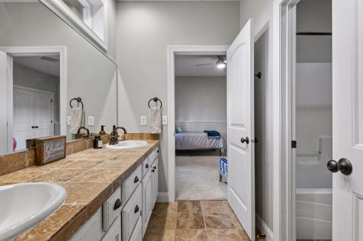 9487 Mcgee Way, Eden Prairie, MN 55347