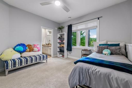 9487 Mcgee Way, Eden Prairie, MN 55347