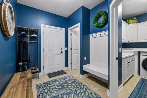 9487 Mcgee Way, Eden Prairie, MN 55347