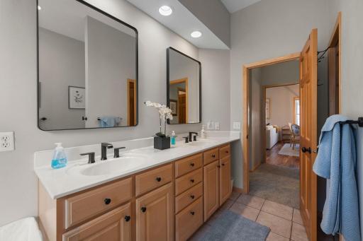 57-web-or-mls-1404 Beachcomber Blvd-319.jpg