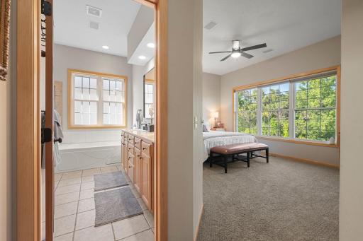 51-web-or-mls-1404 Beachcomber Blvd-290.jpg