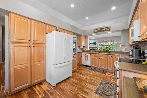 38-web-or-mls-1404 Beachcomber Blvd-164.jpg