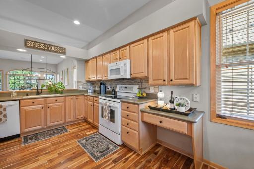 37-web-or-mls-1404 Beachcomber Blvd-160.jpg