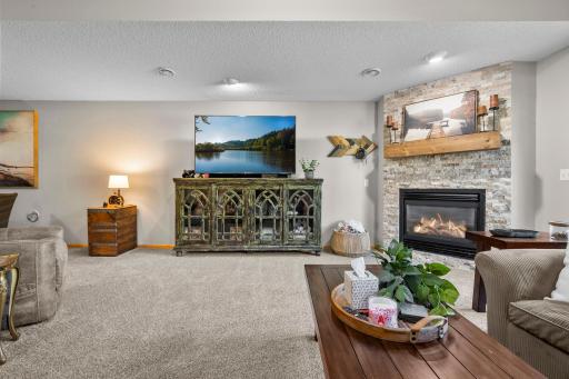 76-web-or-mls-1404 Beachcomber Blvd-379.jpg