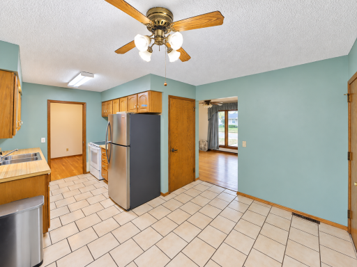 908 12th Avenue NE, Brainerd, MN 56401