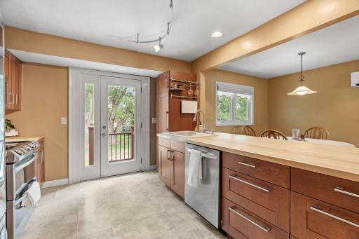 2216 E 114th Street, Burnsville, MN 55337