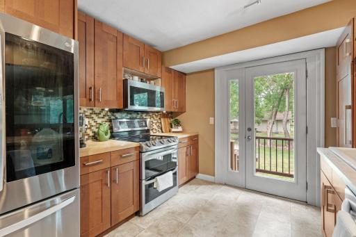 2216 E 114th Street, Burnsville, MN 55337