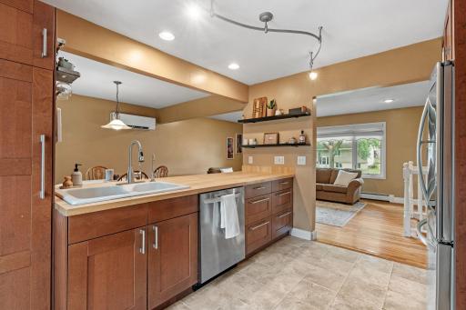 2216 E 114th Street, Burnsville, MN 55337