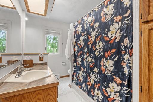 2216 E 114th Street, Burnsville, MN 55337