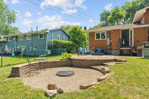 2216 E 114th Street, Burnsville, MN 55337