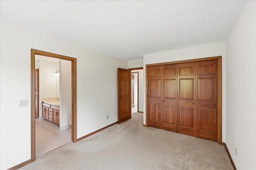 9220 53rd Street N, Lake Elmo, MN 55042