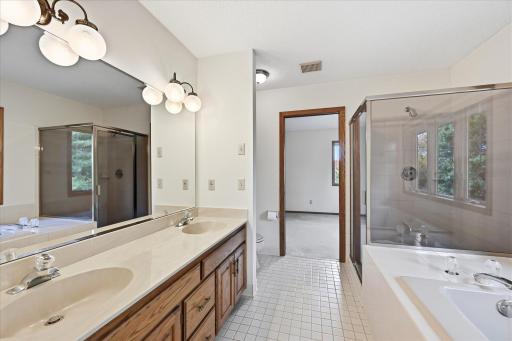 9220 53rd Street N, Lake Elmo, MN 55042