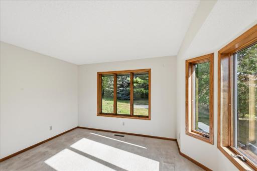 9220 53rd Street N, Lake Elmo, MN 55042