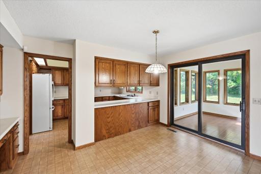 9220 53rd Street N, Lake Elmo, MN 55042