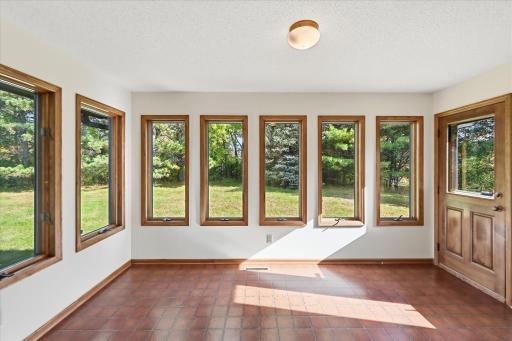 9220 53rd Street N, Lake Elmo, MN 55042