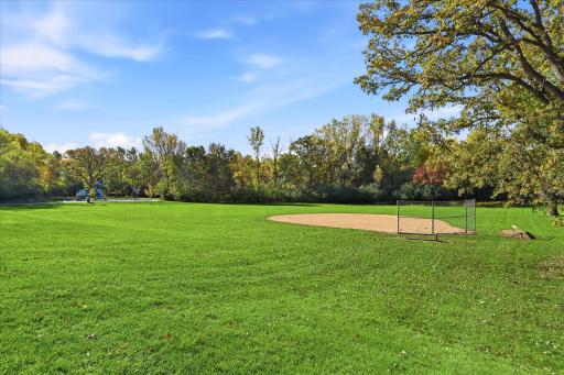 9220 53rd Street N, Lake Elmo, MN 55042